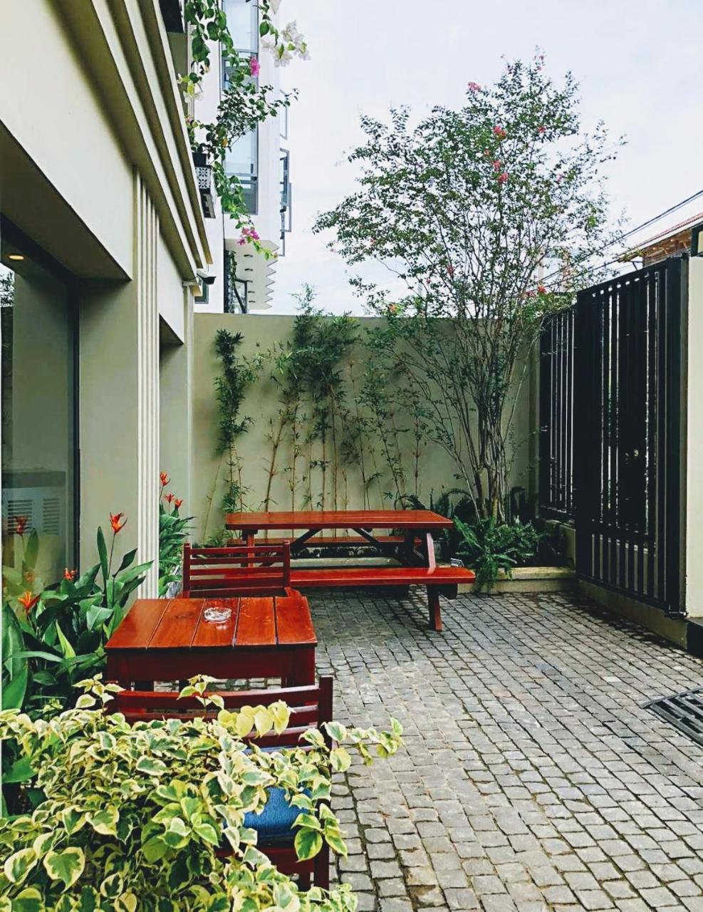 Vivian Villa & Apartment By My Khe Beach Дананг Екстериор снимка