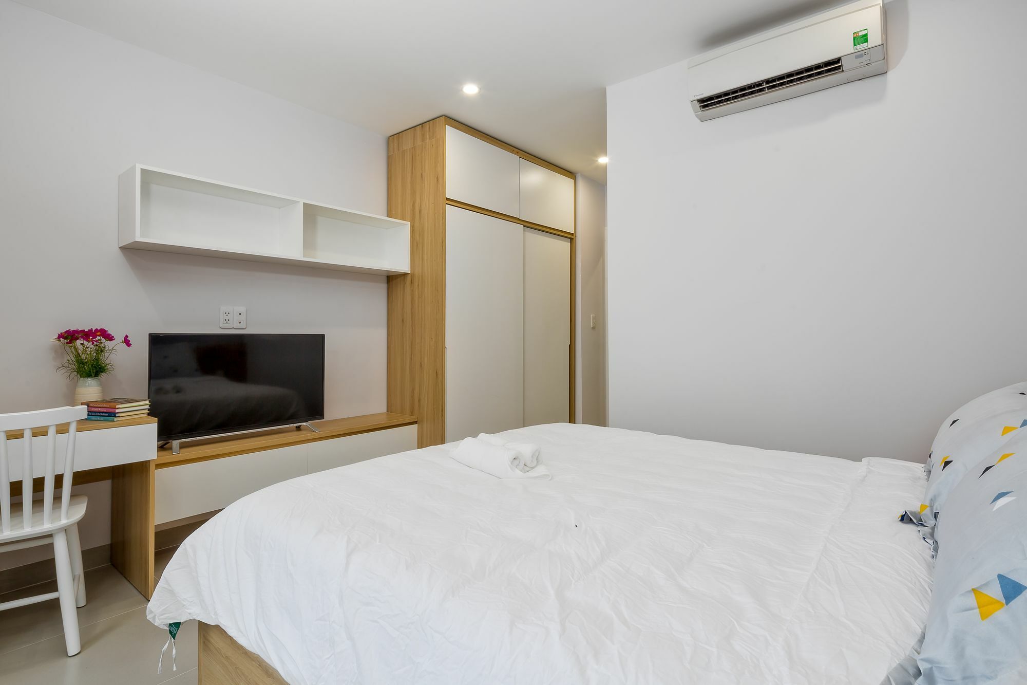 Vivian Villa & Apartment By My Khe Beach Дананг Екстериор снимка